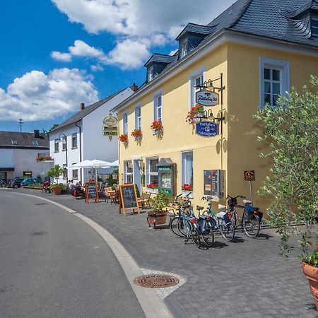 Hotel Zur Post Mulheim an der Mosel Bagian luar foto