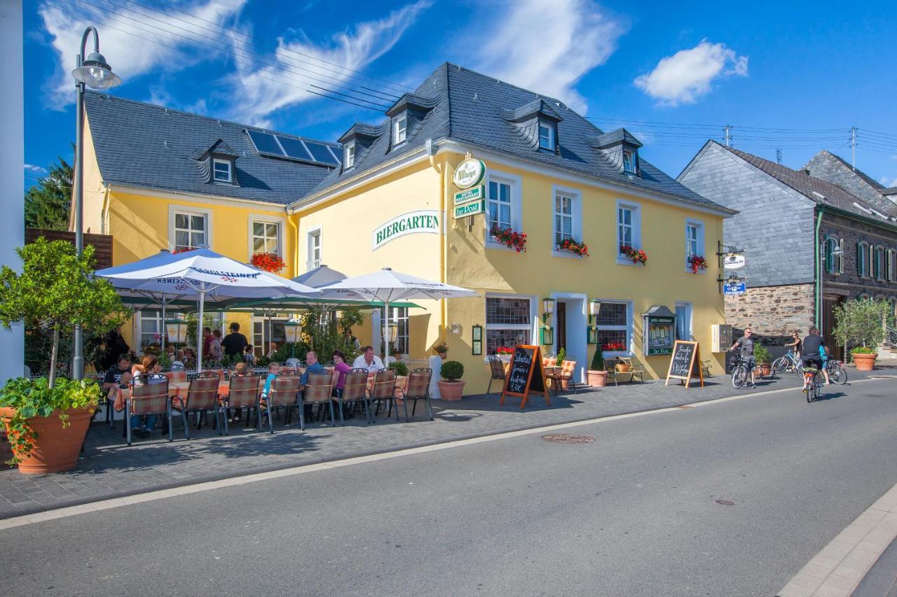 Hotel Zur Post Mulheim an der Mosel Bagian luar foto