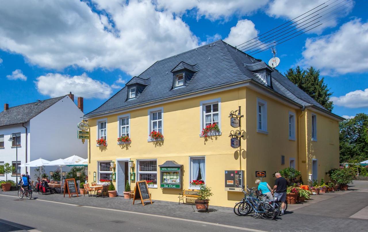 Hotel Zur Post Mulheim an der Mosel Bagian luar foto