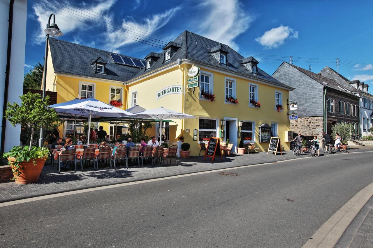 Hotel Zur Post Mulheim an der Mosel Bagian luar foto