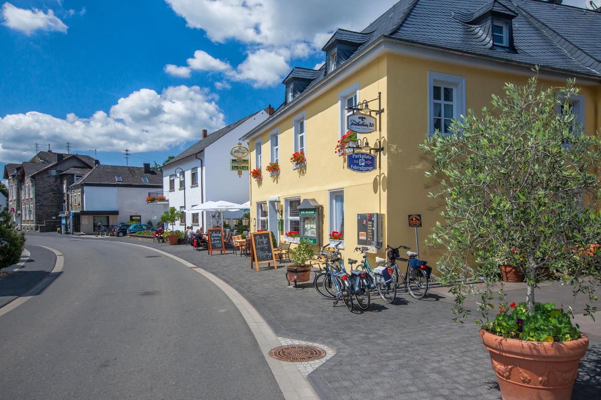 Hotel Zur Post Mulheim an der Mosel Bagian luar foto
