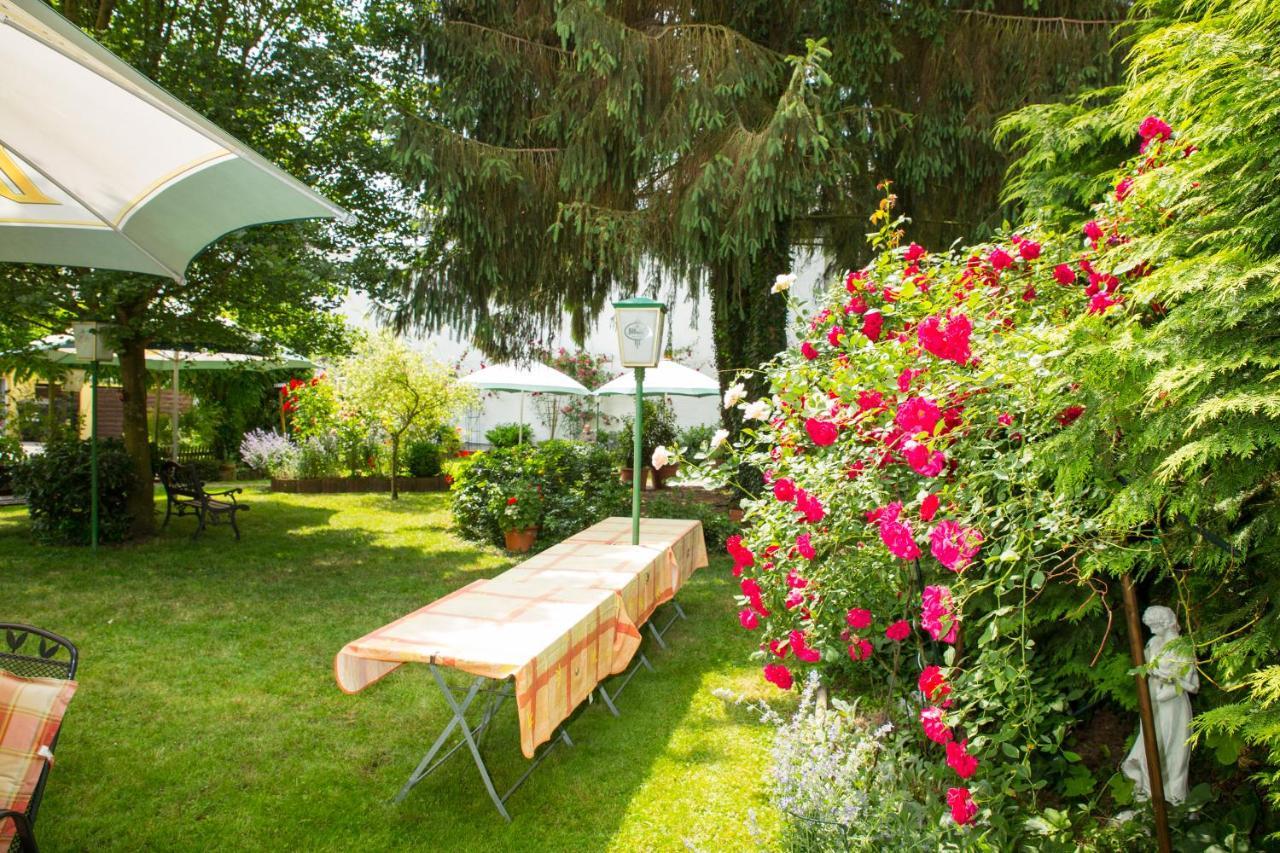 Hotel Zur Post Mulheim an der Mosel Bagian luar foto