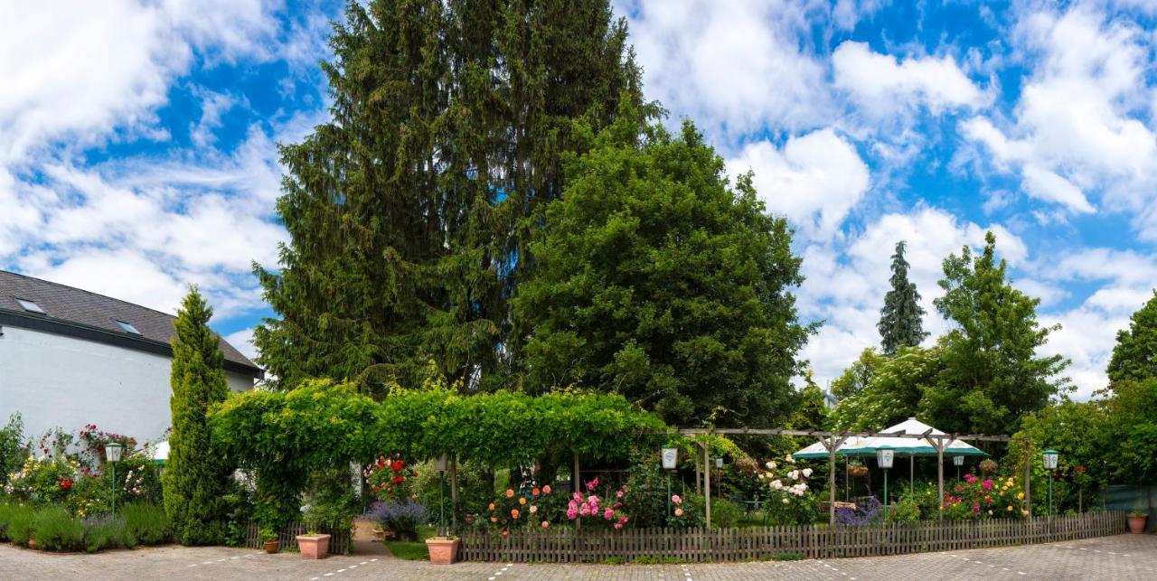 Hotel Zur Post Mulheim an der Mosel Bagian luar foto