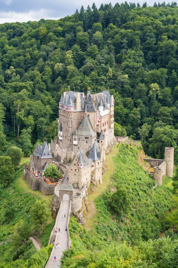 Hotel Zur Post Mulheim an der Mosel Bagian luar foto