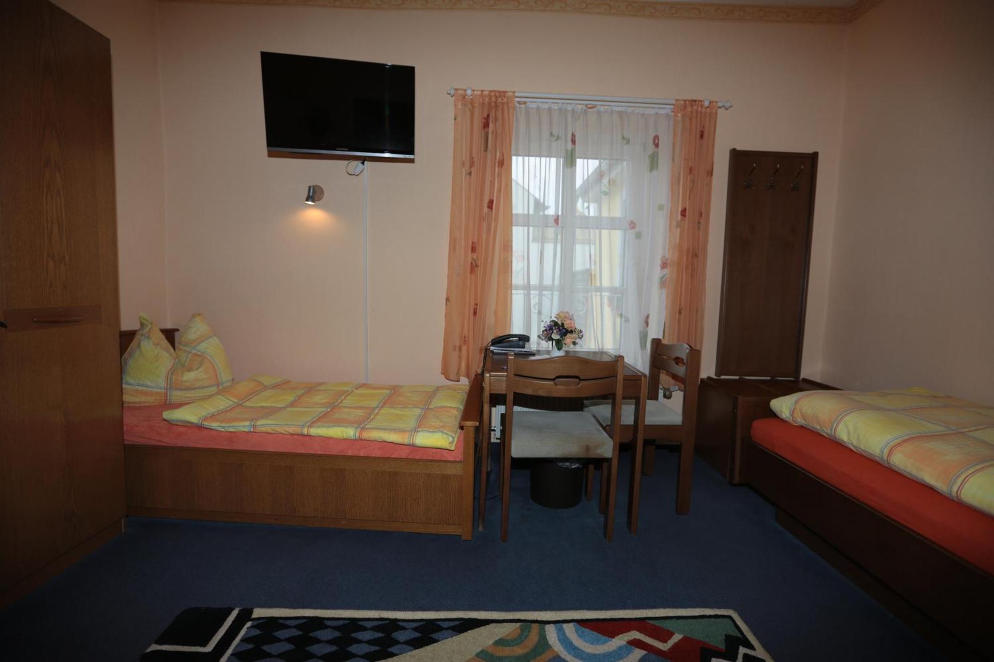 Hotel Zur Post Mulheim an der Mosel Ruang foto