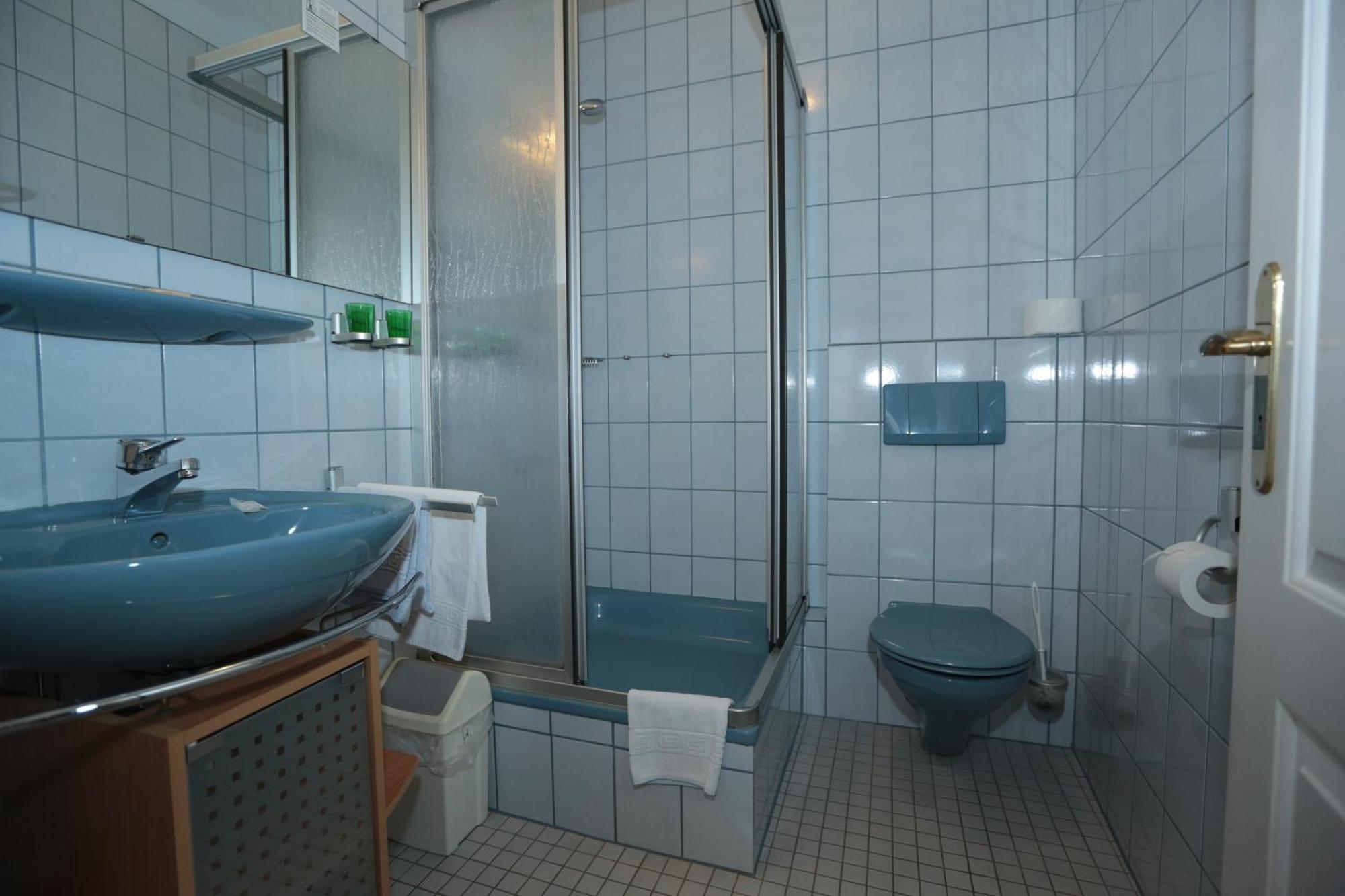 Hotel Zur Post Mulheim an der Mosel Ruang foto