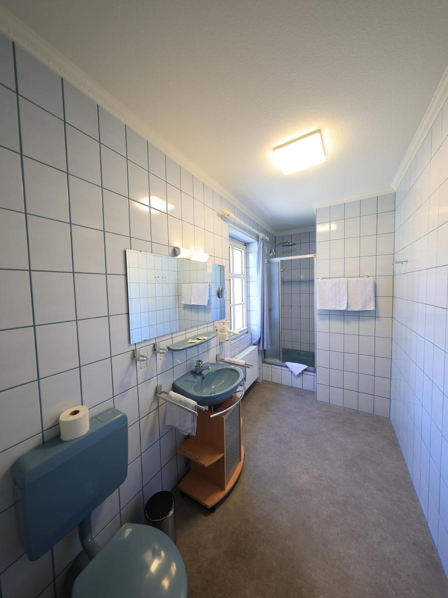 Hotel Zur Post Mulheim an der Mosel Bagian luar foto