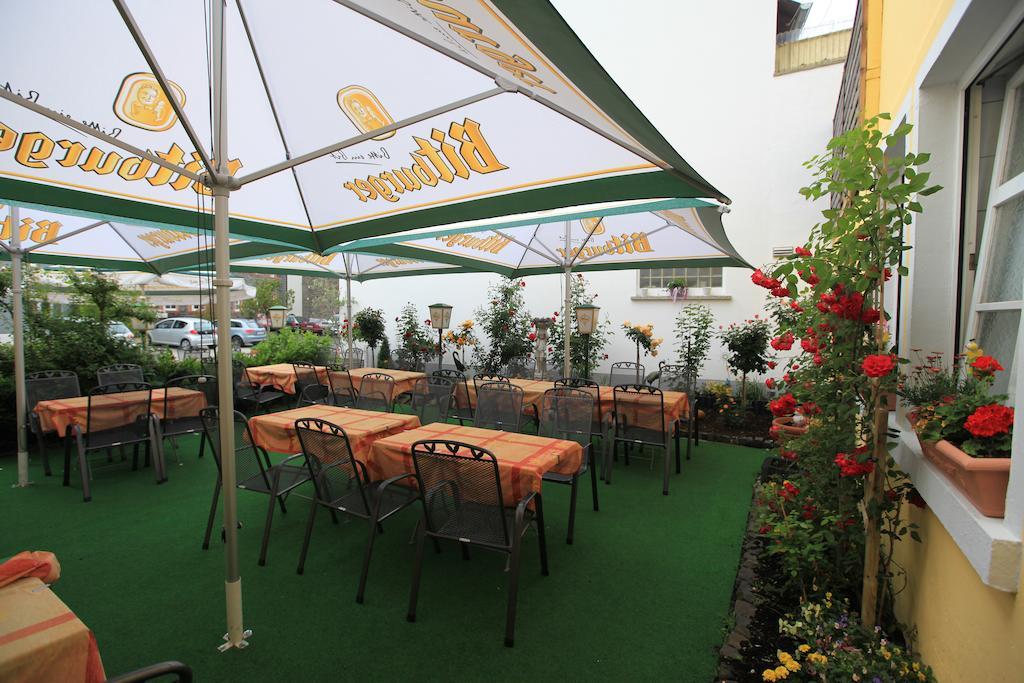 Hotel Zur Post Mulheim an der Mosel Bagian luar foto
