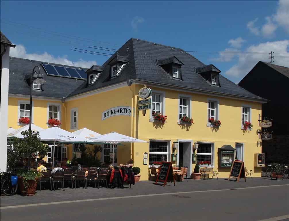Hotel Zur Post Mulheim an der Mosel Bagian luar foto